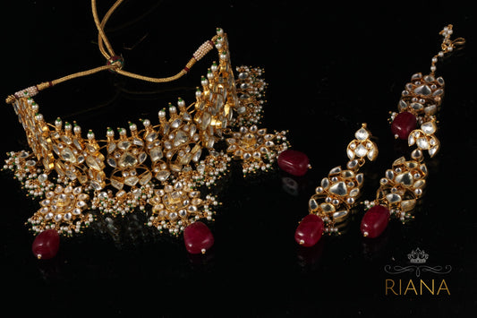 Maroon Pearls & White jadtar studded Necklace with Maang tikka