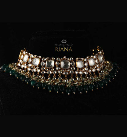 Simple necklace set of jadtar, pearls and beads