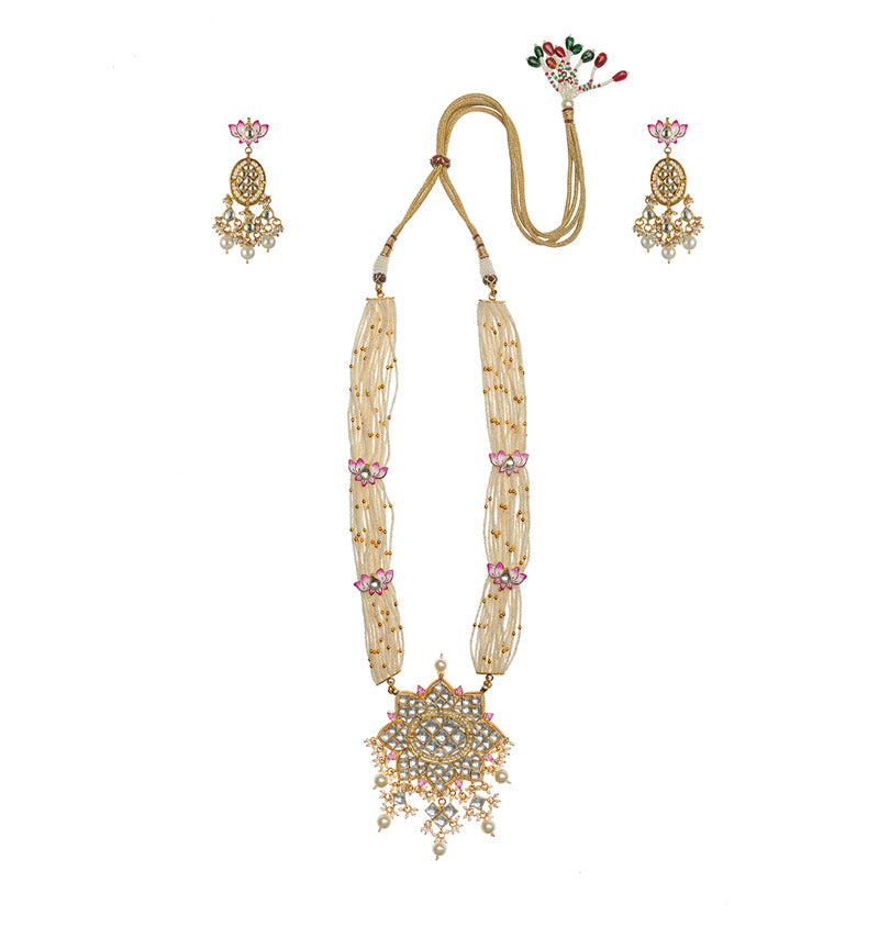 Traditiona Styled Pendant Set of pink florals