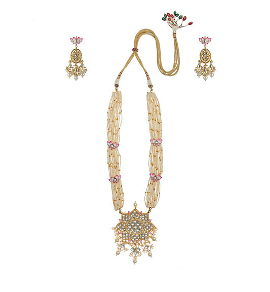 Traditiona Styled Pendant Set of pink florals