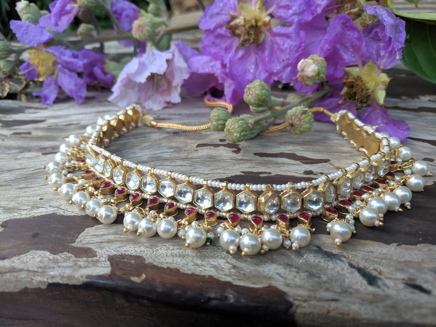 RED AND WHITE SMALL JADTAR STONE SINGLE LINE NECKLACE WITH PEARL