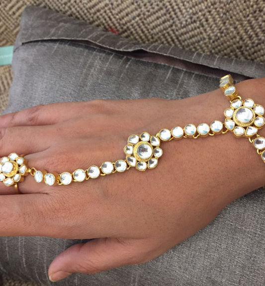 Traditional Hathful With White Stones