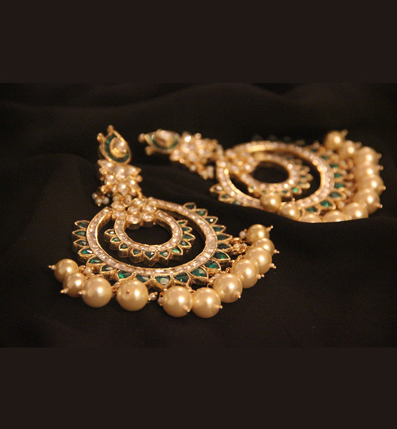 Emerald Chaand Baalis
