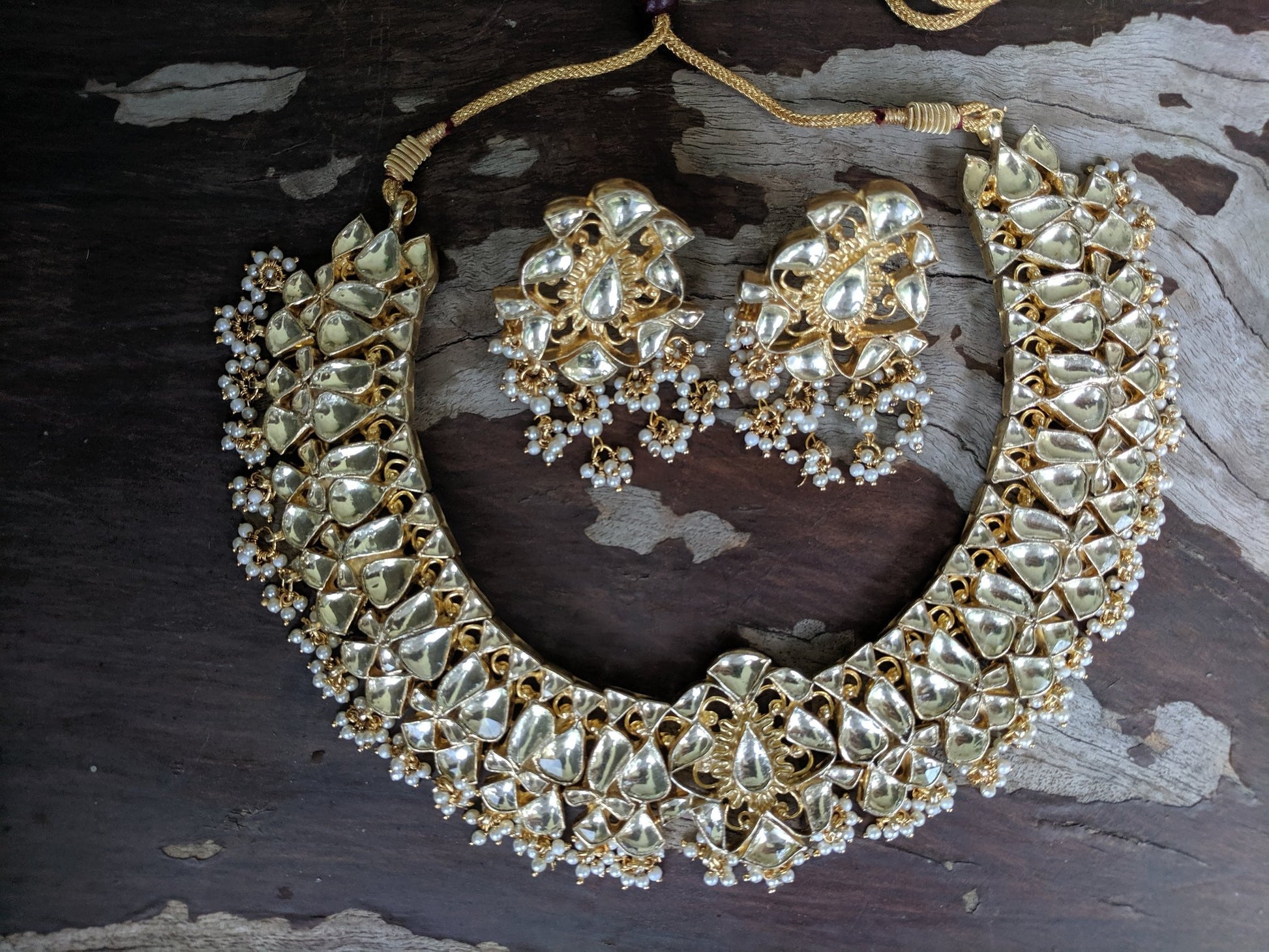 yellow stone jadtar necklace set beaded with a little touch of pearls
