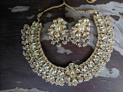 yellow stone jadtar necklace set beaded with a little touch of pearls