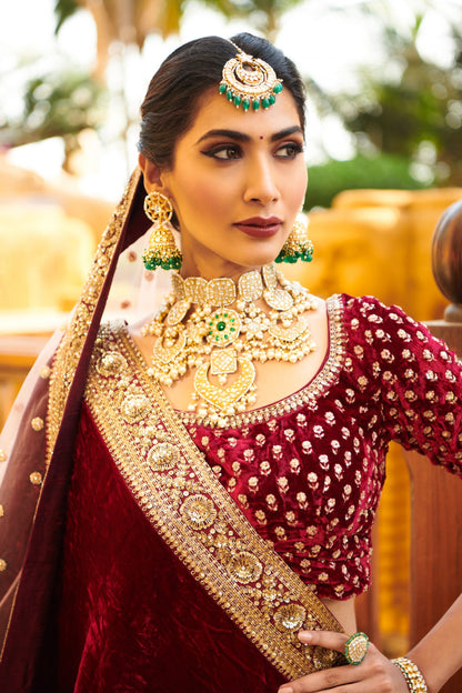 BRIDAL NECKLACE SET IN WHITE AND GREEN